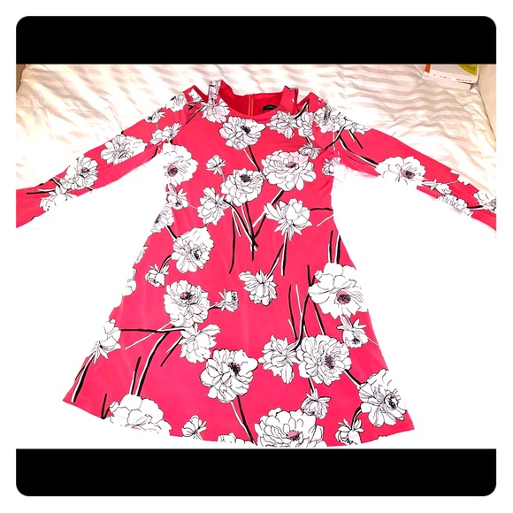 Ivanka Trump Dresses & Skirts - ⬇️💲Ivanka Coral Flowered A Line Dress Ivanka Trump Dresses & Skirts - ⬇️💲Ivanka Coral Flowered A Line Dress